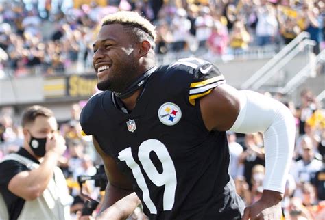Pats address free agency needs with JuJu Smith-Schuster, O-line help and running backs